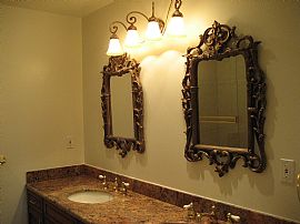 Luxurious Brand New Duplex in Woodland Hills, CA (Photo 3 of 6)