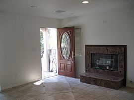 Luxurious Brand New Duplex in Woodland Hills, CA (Photo 6 of 6)