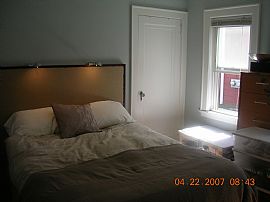 Spacious 2 bedroom,pets ok, near redline in Cambridge, MA (Photo 2 of 3)