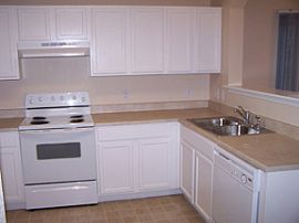 Beautiful large 3 bd 2.5 bth w/ gameroom in San Antonio, TX (Photo 2 of 6)