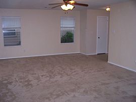 Beautiful large 3 bd 2.5 bth w/ gameroom in San Antonio, TX (Photo 3 of 6)