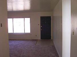 Cozy 3 bedroom house in Colorado Springs, CO (Photo 4 of 4)