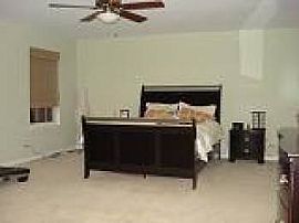 RTO Beautiful 2500 Sq Ft Home - 4 Beds in Gilberts, IL (Photo 5 of 6)