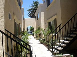 Beautiful 1 BR/1BA Beach Condo in Pacific Beach, CA (Photo 3 of 5)