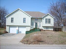 Spacious House in Olathe in Olathe, KS