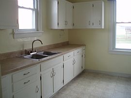 Single Family Home in Carnegie, PA (Photo 2 of 5)