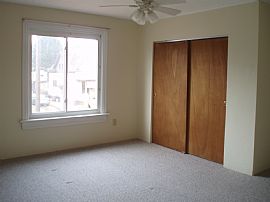 Single Family Home in Carnegie, PA (Photo 3 of 5)