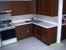 3 Bedroom Hometown Duplex in Hometown, IL (Photo 3 of 3)