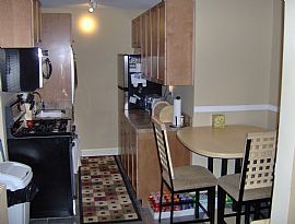 Great One Bdrm w/Den Condo in Washington, DC (Photo 2 of 4)