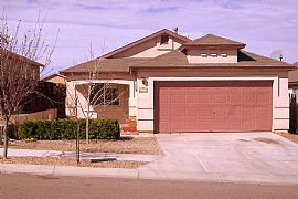 7 yr old house with NEW Paint and Carpet in Albuquerque, NM