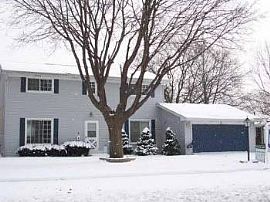 RTO Renovated 4 Bed Home in RCA Subdiv in North Aurora, IL