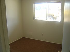 Save Money - Rent! Duplex   in 29 Palms, CA (Photo 6 of 6)