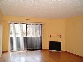 Beautiful 2 Bedroom 2 Bath Condo  in Carol Stream, IL (Photo 2 of 6)