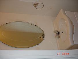 Like New Townhouse in East Greenville, PA (Photo 2 of 6)