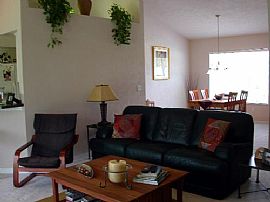 Luxurious single family home in Gainesville, FL (Photo 2 of 6)