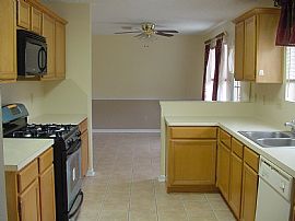 KATY/FRY ROAD, BEAUTIFUL 4-2.5-2 in Katy, TX (Photo 3 of 5)