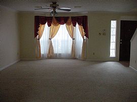 KATY/FRY ROAD, BEAUTIFUL 4-2.5-2 in Katy, TX (Photo 4 of 5)