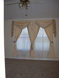 KATY/FRY ROAD, BEAUTIFUL 4-2.5-2 in Katy, TX (Photo 5 of 5)