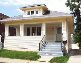 RTO Immaculate 2 Bed 2 Bath Bungalow in Elgin, IL