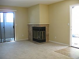 Remodeled Condo FREE 1st Month (OAC) in Sacramento, CA (Photo 3 of 6)