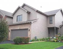 RTO Beautiful 2 Bed 2 Bath Townhome in Elgin, IL