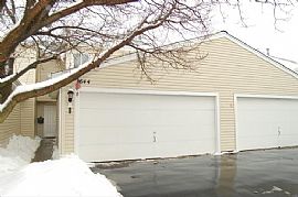 RTO 3 Bed TH on Golf Course in Dist 204 in Naperville, IL