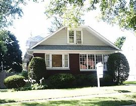 RTO Brick Bungalow - 3 Bed 2 Bath in Elgin, IL