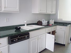 Ranch style Condo in Prime condition in Westlake, OH (Photo 4 of 6)