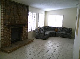 MOVE IN SPECIAL ON SPACIOUS HOUSE in Montebello, CA (Photo 5 of 6)