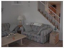 Furnished Townhouse - two story  in Henderson, NV (Photo 4 of 6)