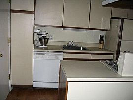 RTO 2 Story Townhm-2 Bed, Pool+Clubhouse in Hoffman Estates, IL (Photo 2 of 4)