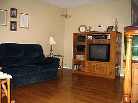 RTO 2 Story Townhm-2 Bed, Pool+Clubhouse in Hoffman Estates, IL (Photo 4 of 4)