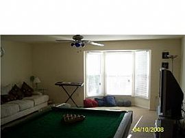 Beautiful 2br. Townhouse in Lake Ridge, VA (Photo 5 of 6)