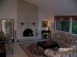 Gorgeous home 4 BR and 3 Bath For RENT  in Kirkland, WA (Photo 2 of 4)