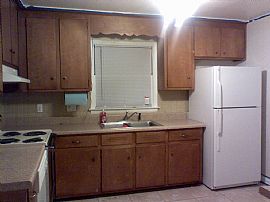 Cute brick ranch (available 04/15/08) in Newport News, VA (Photo 2 of 3)