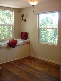 Charming 2B-1Ba home with backyard in Grass Valley, CA (Photo 2 of 5)