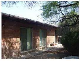 Quiet 1-bedroom apt. near Country Club & in Tucson, AZ (Photo 2 of 2)