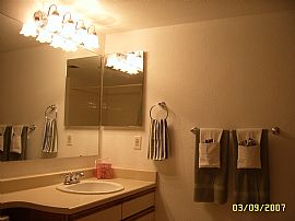 1 Bedroom w/loft in Great Location in Aurora, CO (Photo 4 of 6)