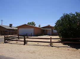 Furnished W/garage Near Mcagcc Includes Utilities! in Twentynine Palms, CA