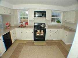 LEASE PURCHASE — NO BANKS! in University City, MO (Photo 2 of 6)