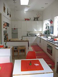 14 room hollywood hills home in Los Angeles, CA