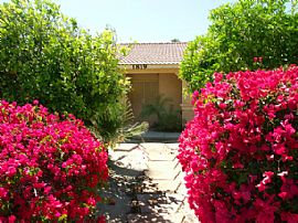 Corner 3 bed 2 bath Plus den w/yard in Palm Springs, CA (Photo 1 of 6)