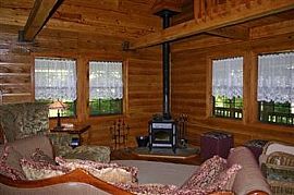 Georgeous Log Home in Mansfield, MO (Photo 2 of 6)