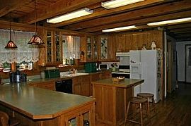 Georgeous Log Home in Mansfield, MO (Photo 4 of 6)