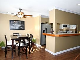 Classy 2+2 townhouse  in Simi Valley, CA