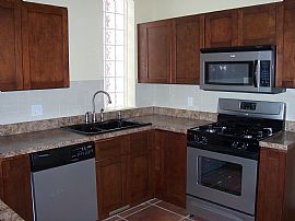 historic single family house in Saint Louis, MO (Photo 2 of 6)