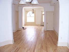 historic single family house in Saint Louis, MO (Photo 3 of 6)