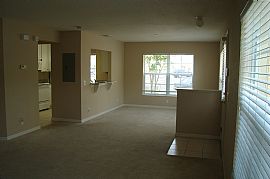 Townhouse in Gated Community in Saint Petersburg, FL (Photo 4 of 6)