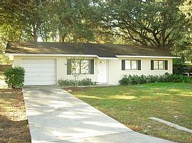 3/2/1 in Ocala city limits in Ocala, FL