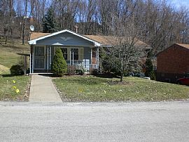 Spacious Holiday Park ranch in Plum, PA